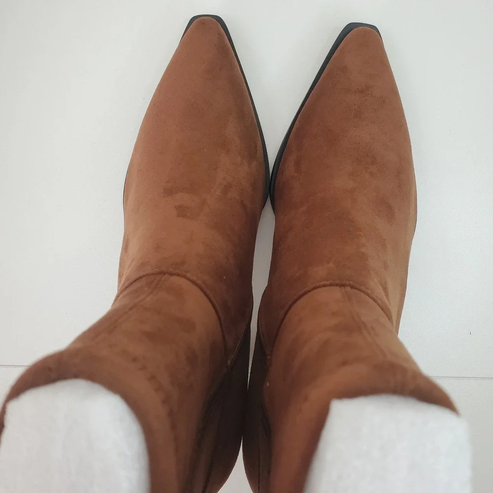 N/A pointed toe